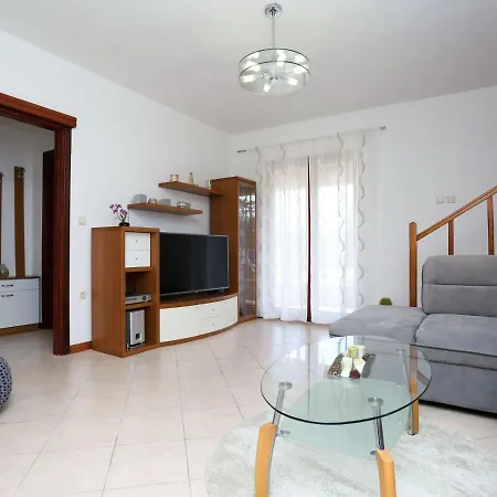 Holiday home Anteo - Lbn383 By Interhome *